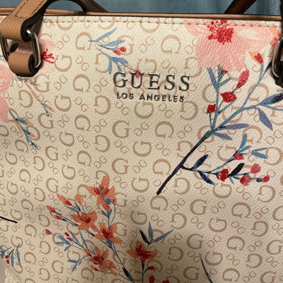 Guess Floral Tote - Picture 3 of 12